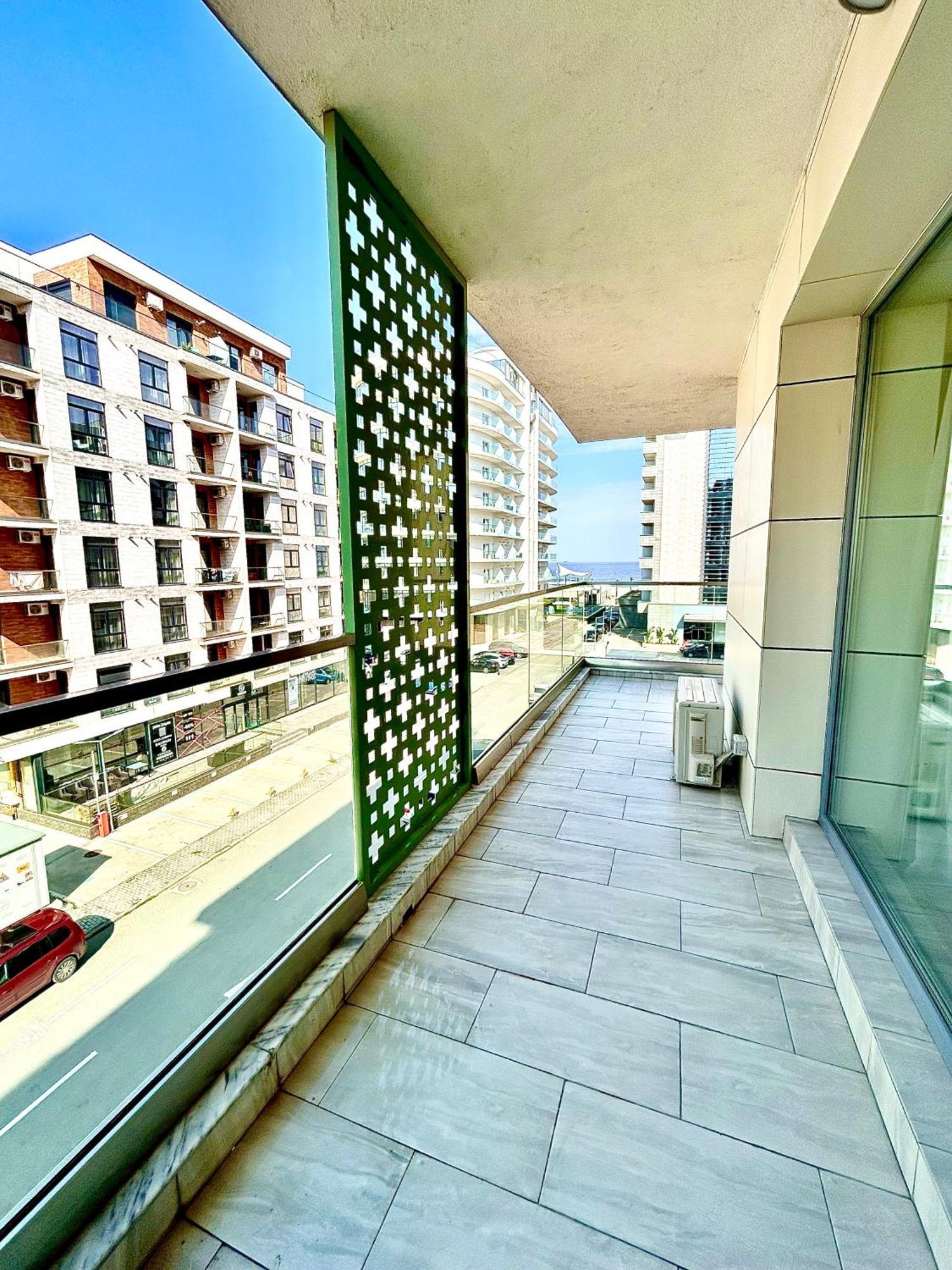 Loft Side Premium Apartments Mamaia Luaran gambar