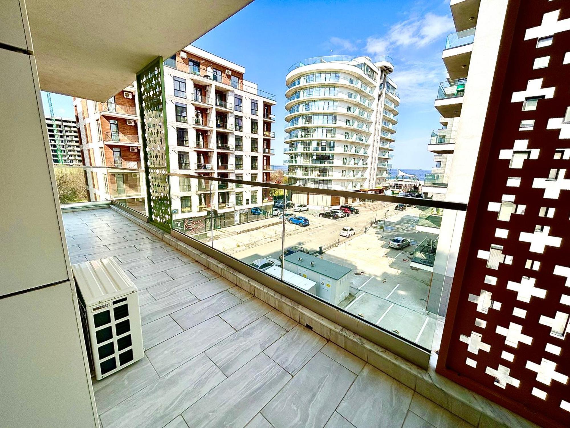 Loft Side Premium Apartments Mamaia Luaran gambar