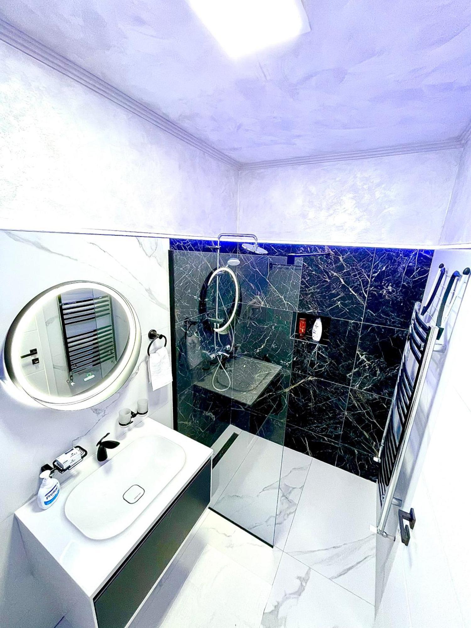 Loft Side Premium Apartments Mamaia Luaran gambar